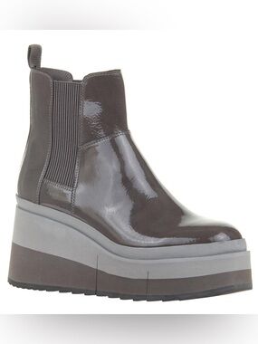 Naked Feet Guild In Mud Platform Chelsea Boots.High Gloss Size 7.5